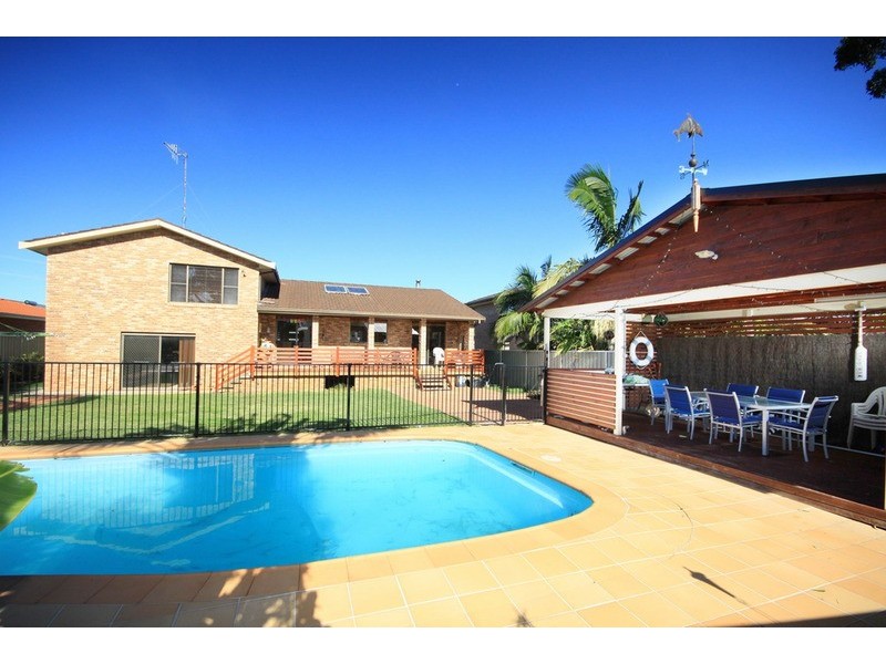 99 South Street, Tuncurry NSW 2428