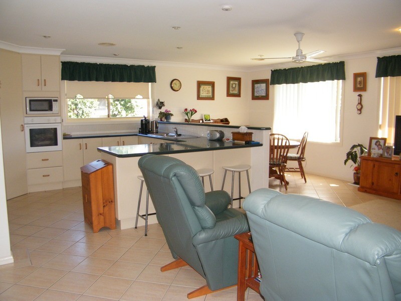 2 Areca Court, Forster NSW 2428