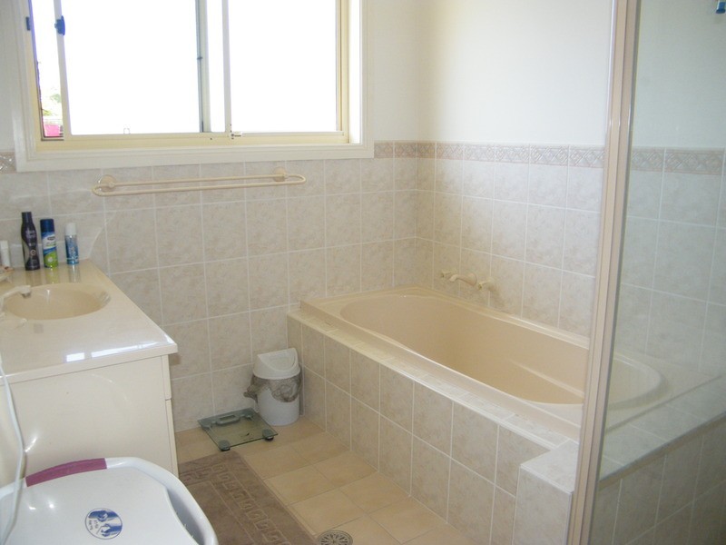 2 Areca Court, Forster NSW 2428