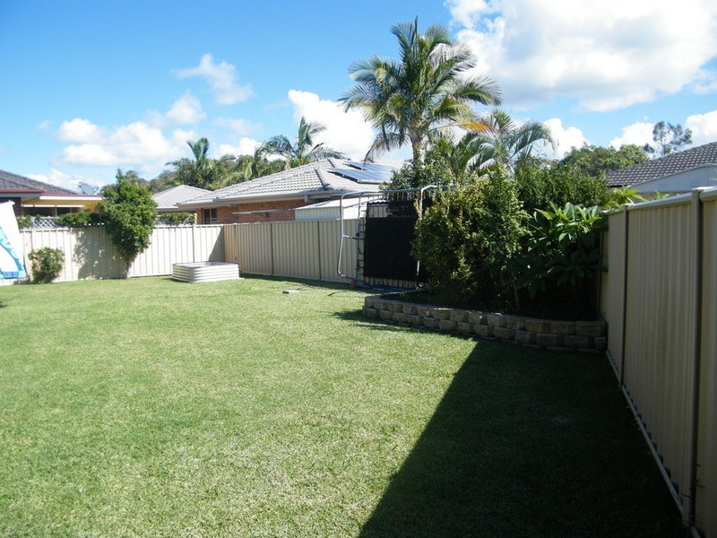2 Areca Court, Forster NSW 2428