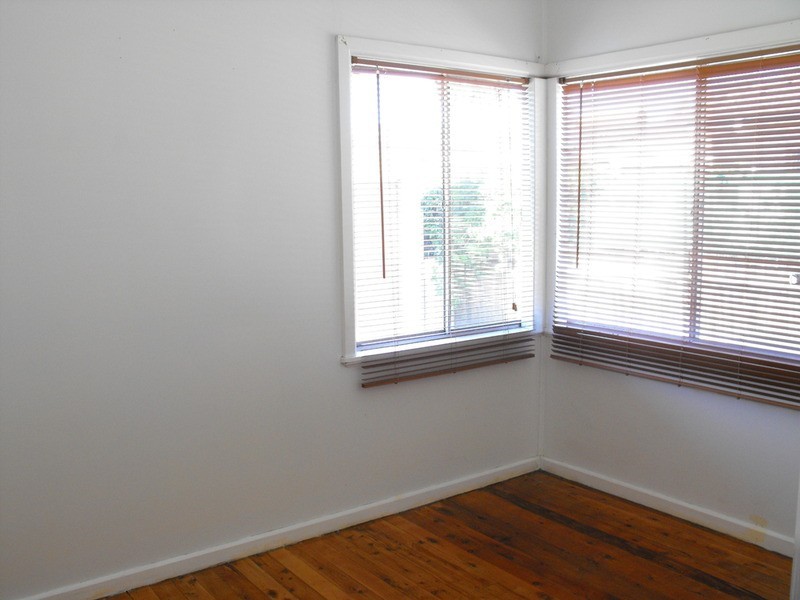 4 Douglas Avenue, Forster NSW 2428