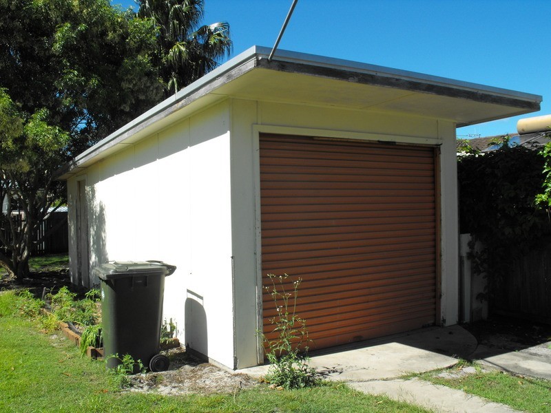 4 Douglas Avenue, Forster NSW 2428