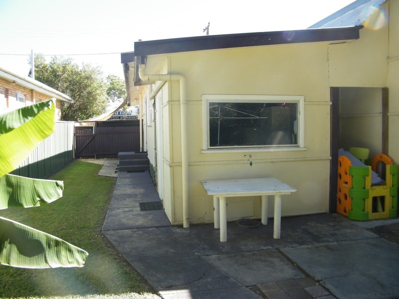 1 & 2/41 Manning Street, Tuncurry NSW 2428