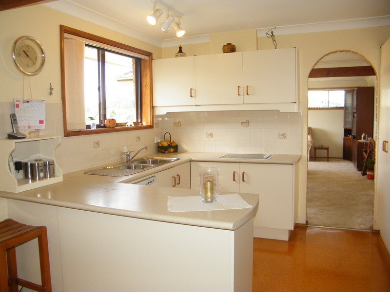18 Lakeview Crescent, Forster NSW 2428