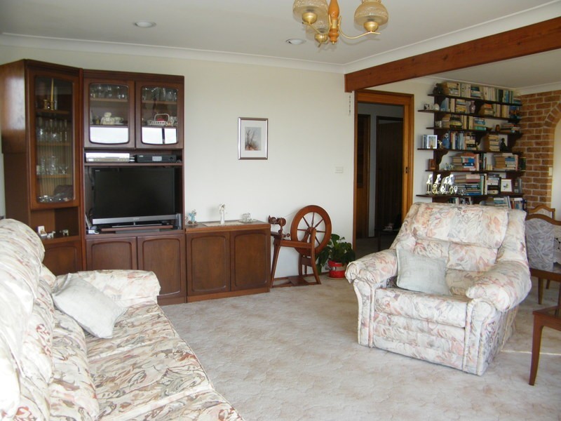 18 Lakeview Crescent, Forster NSW 2428