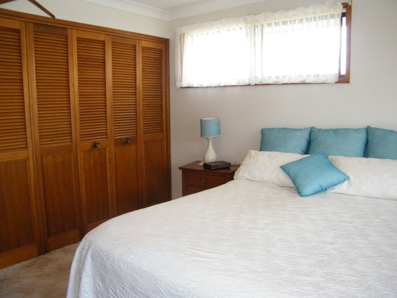 18 Lakeview Crescent, Forster NSW 2428