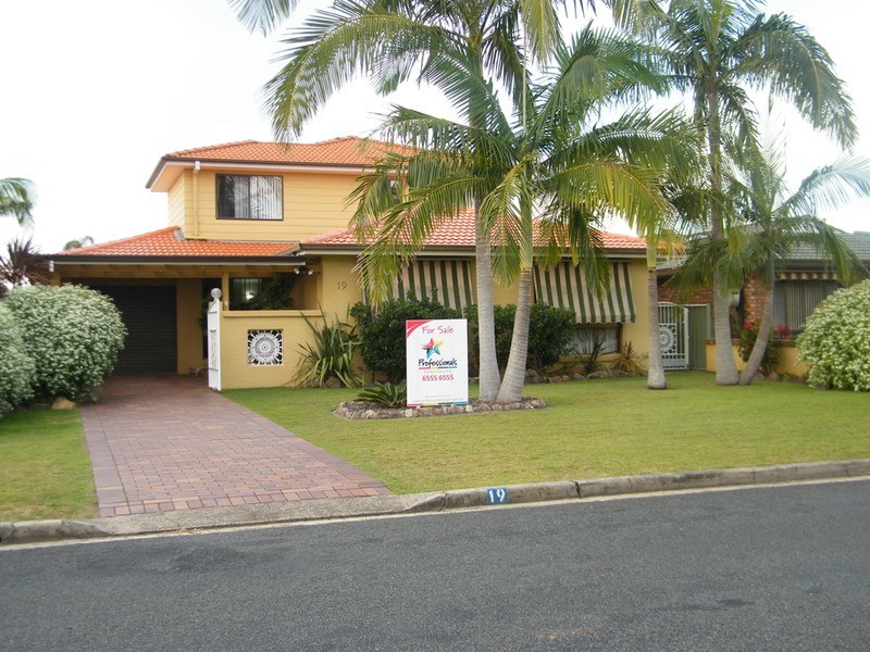 19 Cavill Avenue, Forster NSW 2428