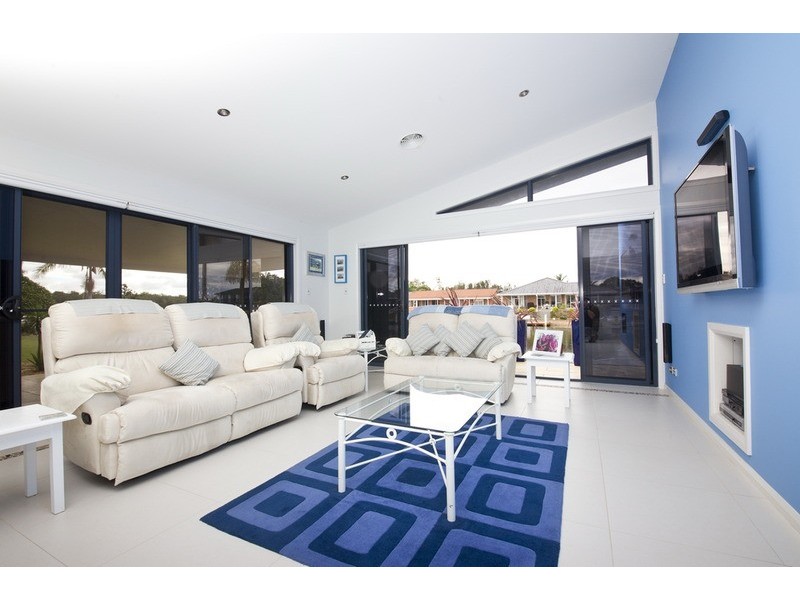 7 Wyuna Place, Forster NSW 2428