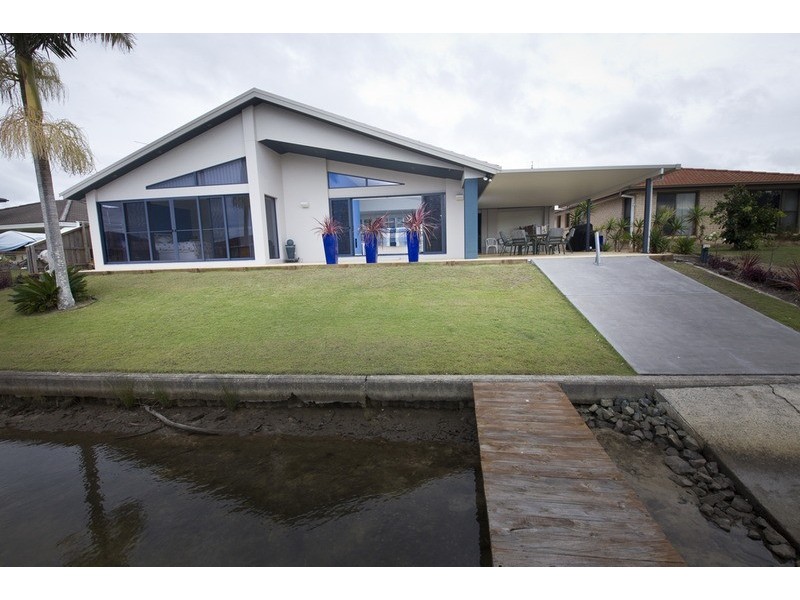 7 Wyuna Place, Forster NSW 2428