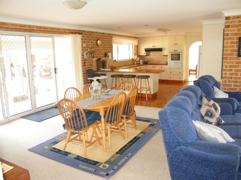 4 Greenfield Place, Forster NSW 2428