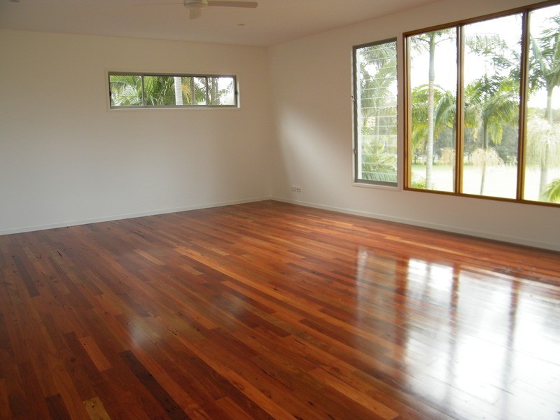 100 Seabreeze Parade, Green Point NSW 2428