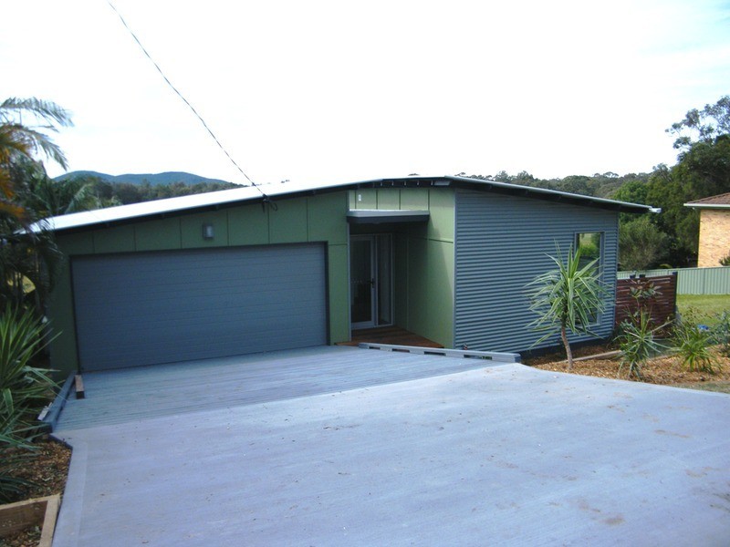 100 Seabreeze Parade, Green Point NSW 2428