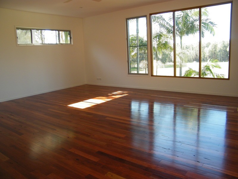100 Seabreeze Parade, Green Point NSW 2428
