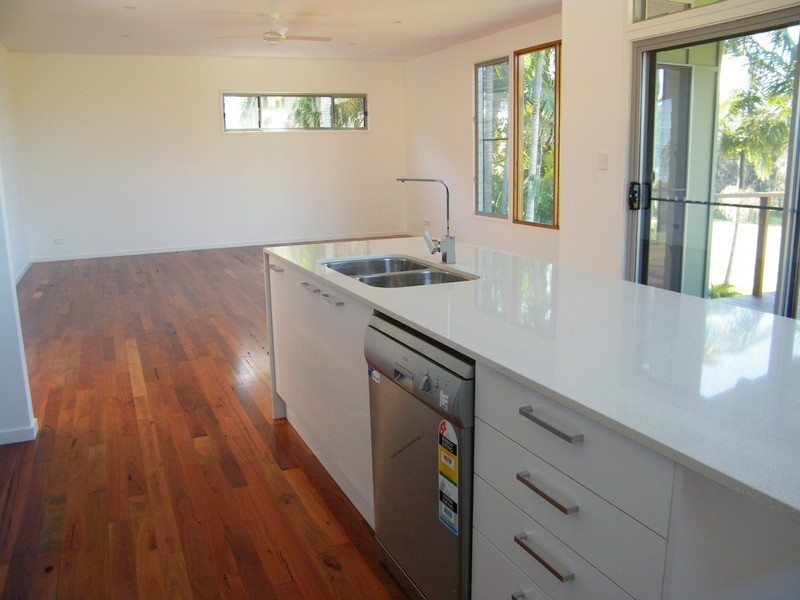 100 Seabreeze Parade, Green Point NSW 2428