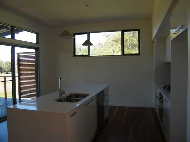 100 Seabreeze Parade, Green Point NSW 2428