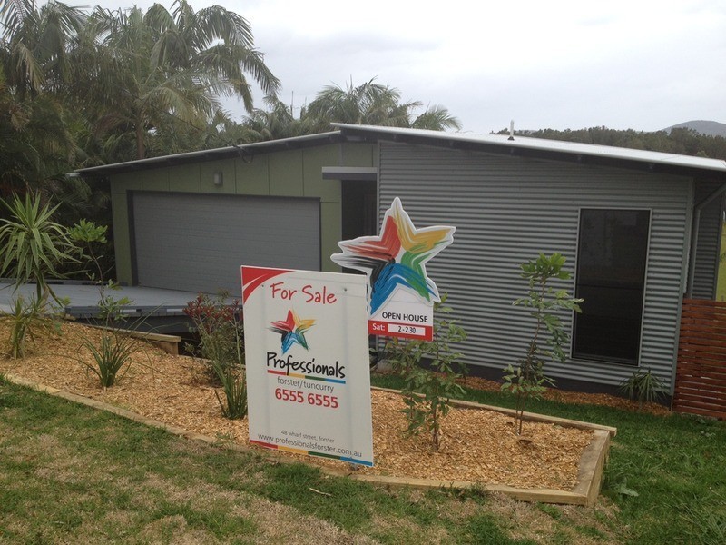 100 Seabreeze Parade, Green Point NSW 2428