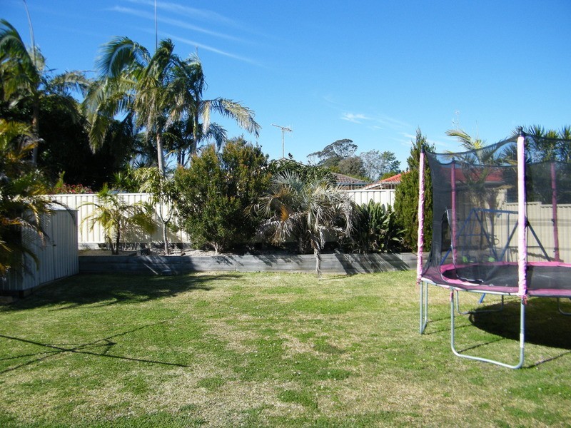 16 Blundell Avenue, Forster NSW 2428