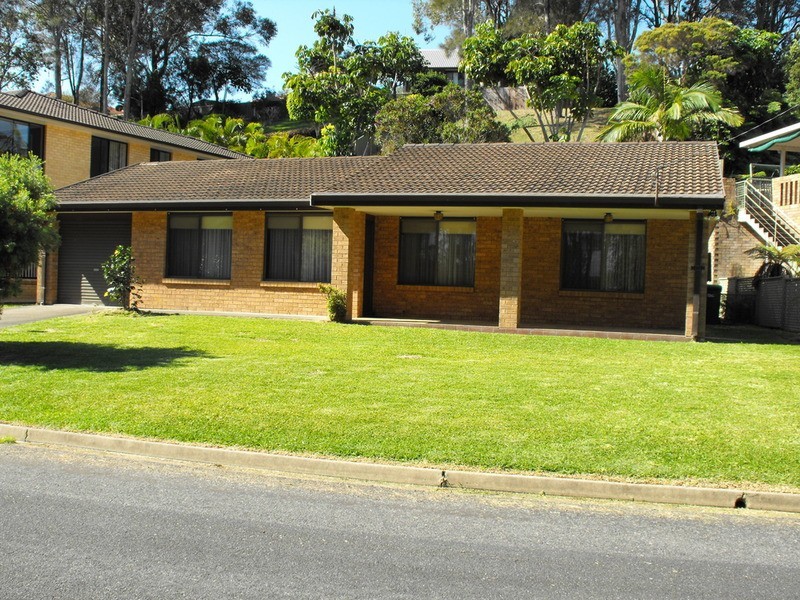 40 Pipers Bay Drive, Forster NSW 2428