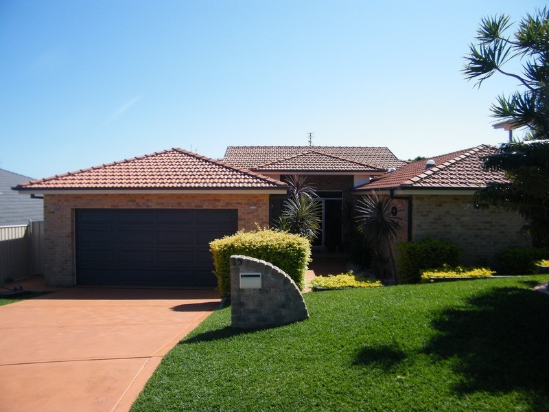 15 Leonardo Avenue, Forster NSW 2428
