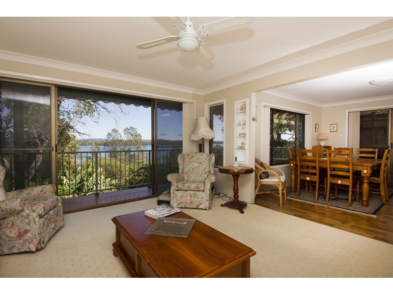 13 Green Point Drive, Green Point NSW 2428