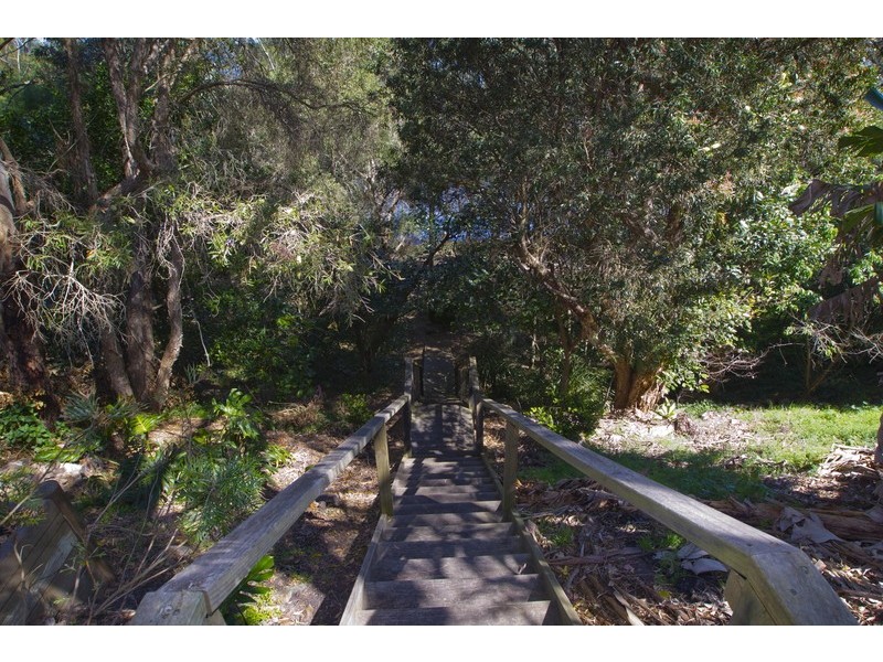 13 Green Point Drive, Green Point NSW 2428