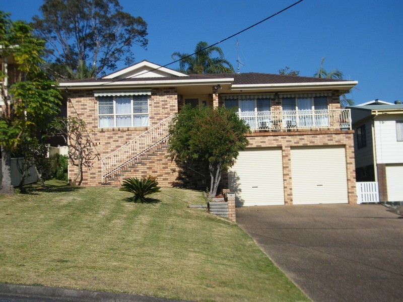 16 Divide Street, Forster NSW 2428