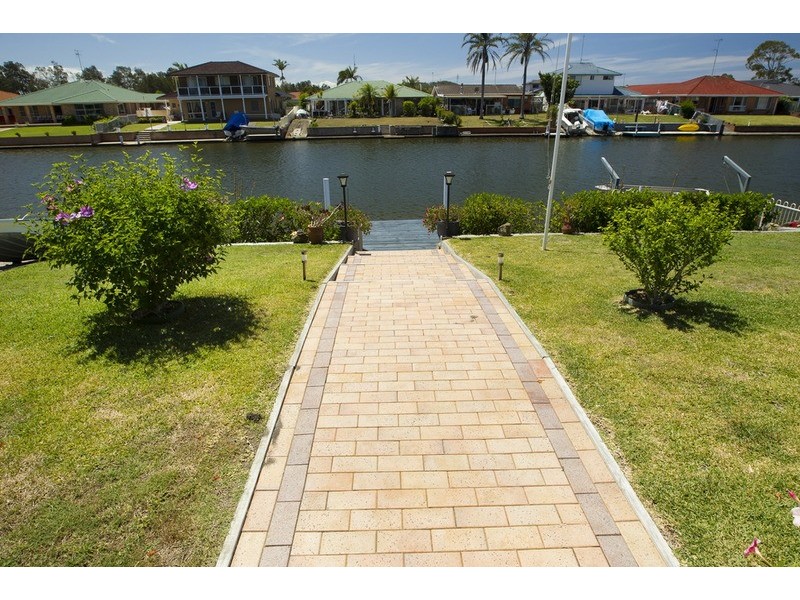 5 Elouera Crescent, Forster NSW 2428