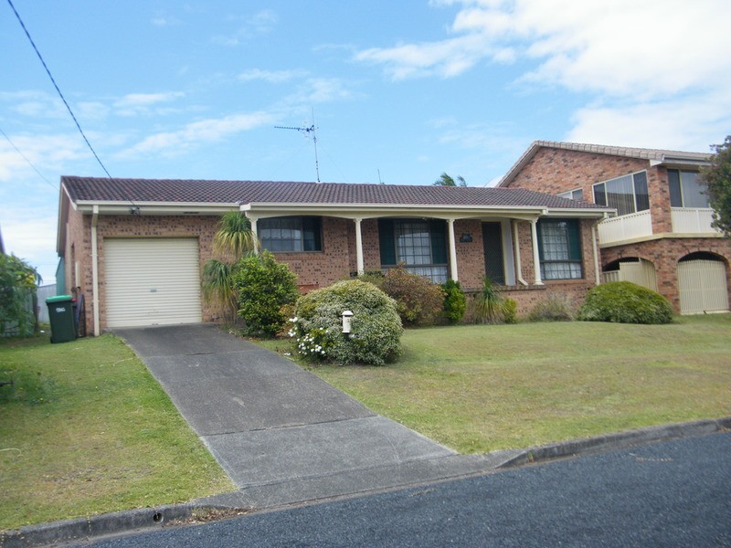10 Carribean Avenue, Forster NSW 2428