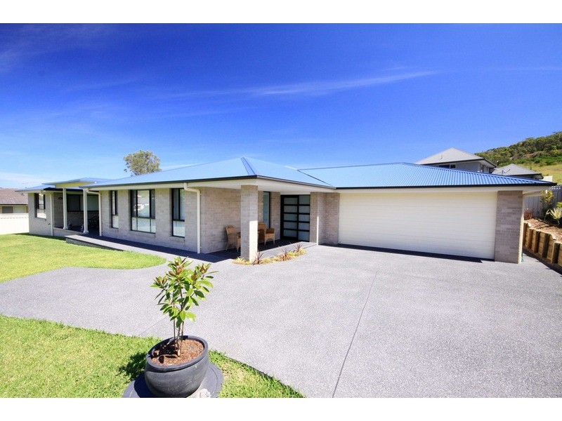 32 Pioneer Drive, Forster NSW 2428