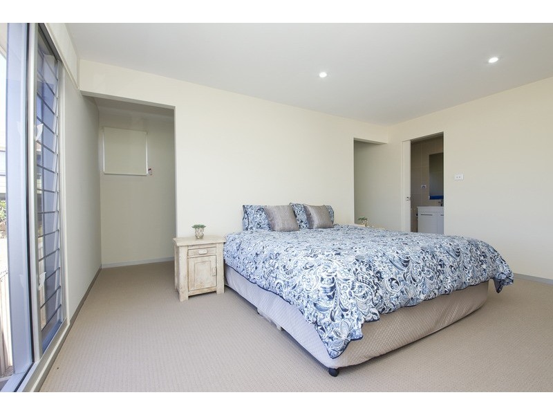 9 Main Street, Hallidays Point NSW 2430