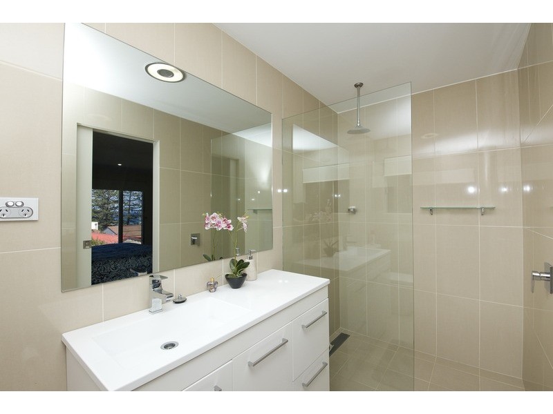 9 Main Street, Hallidays Point NSW 2430