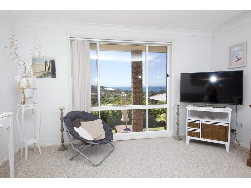 11 Churchill Road, Forster NSW 2428