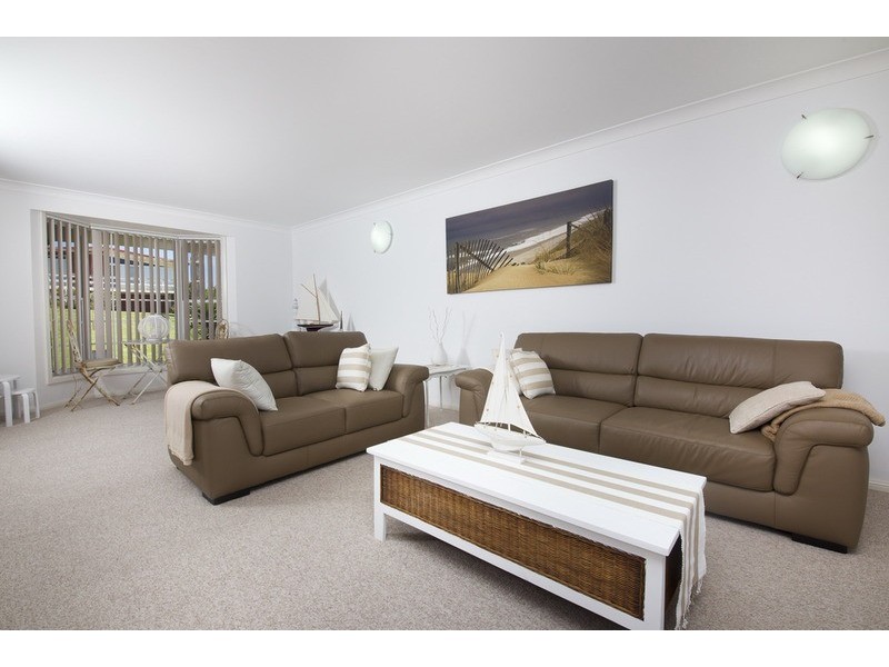 11 Churchill Road, Forster NSW 2428