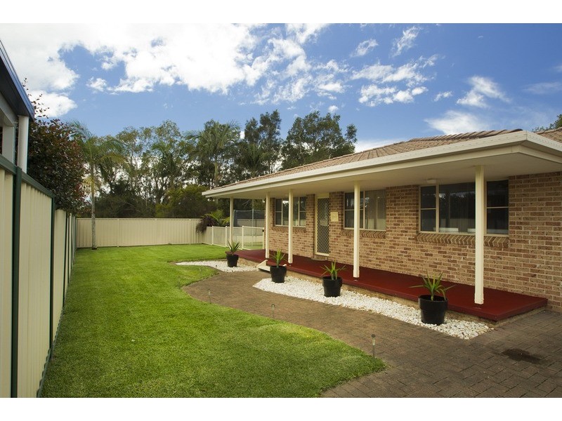 6 Arlington Place, Forster NSW 2428