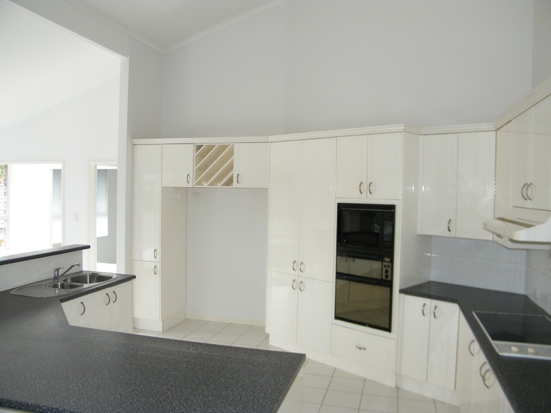8 Zamia Place, Forster NSW 2428