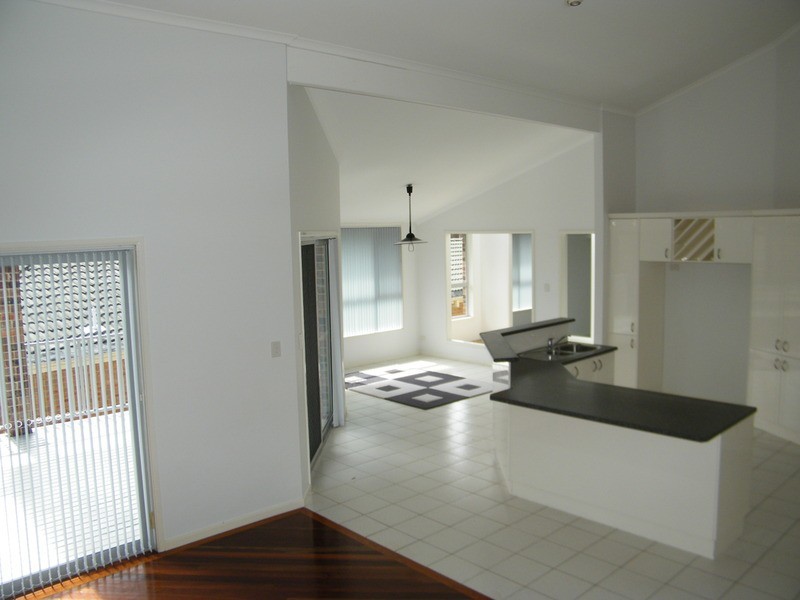 8 Zamia Place, Forster NSW 2428