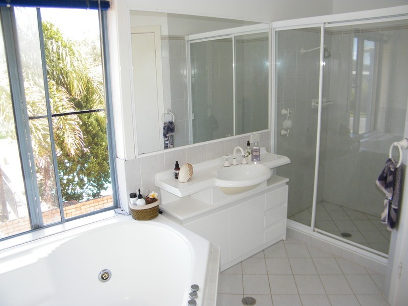 23 Lakeview Crescent, Forster NSW 2428