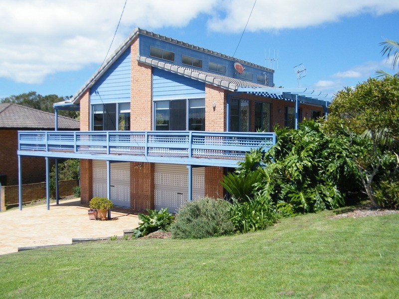 23 Lakeview Crescent, Forster NSW 2428