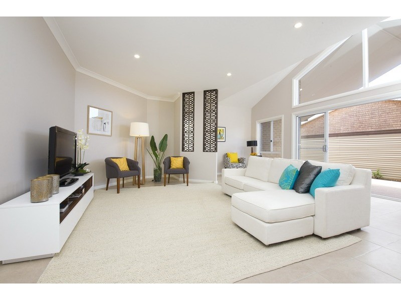 1 & 2/Cnr North & Parkes Street, Tuncurry NSW 2428