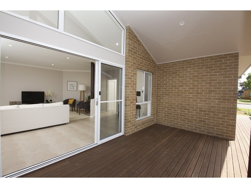 1 & 2/Cnr North & Parkes Street, Tuncurry NSW 2428