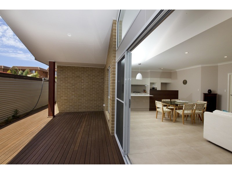 1 & 2/Cnr North & Parkes Street, Tuncurry NSW 2428