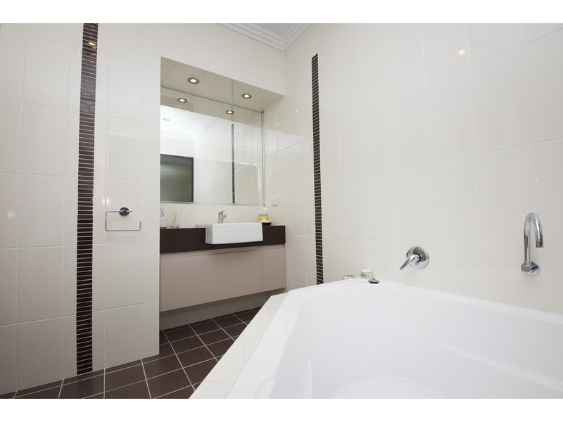 25 The Knoll, Hallidays Point NSW 2430