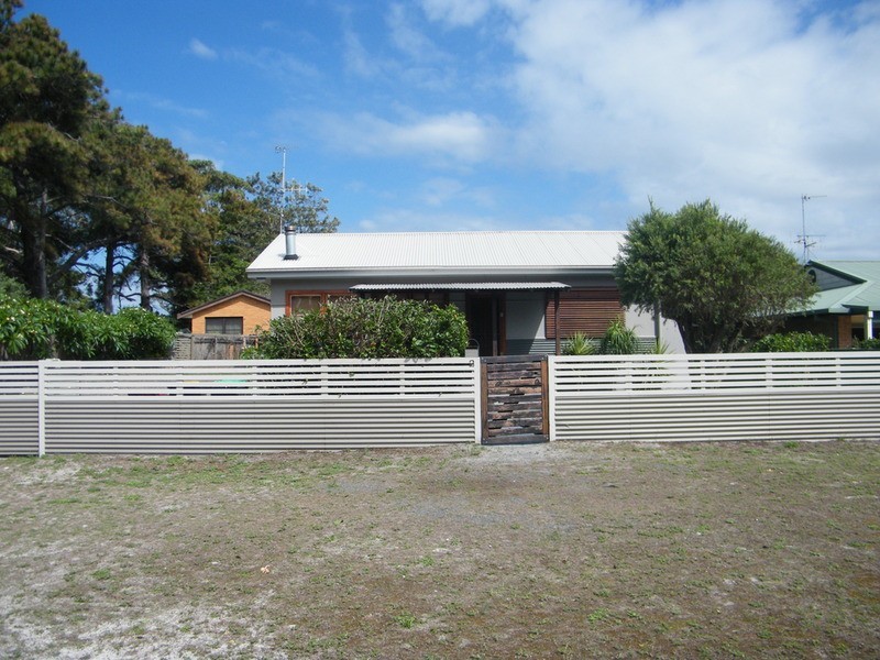 2 Peel Street, Tuncurry NSW 2428
