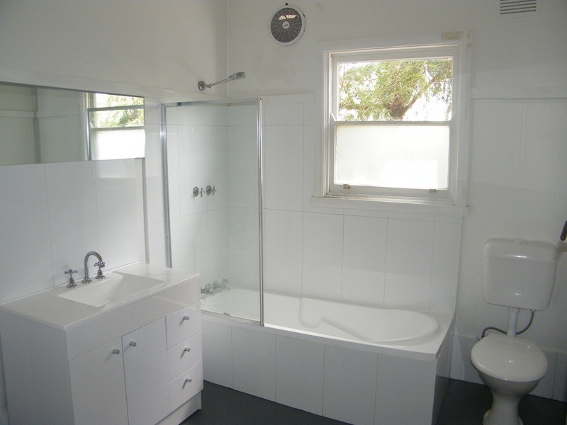 2 Peel Street, Tuncurry NSW 2428
