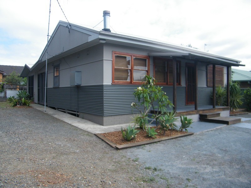 2 Peel Street, Tuncurry NSW 2428