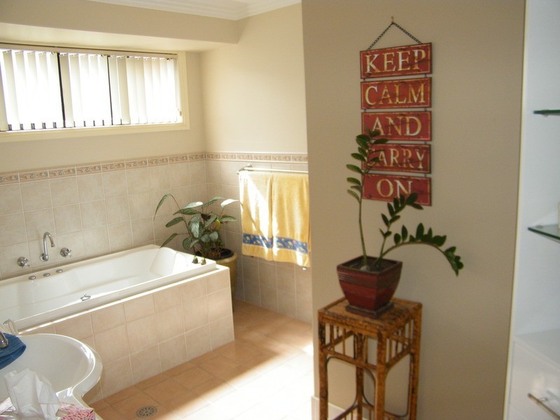 4 Meers Drive, Black Head NSW 2430