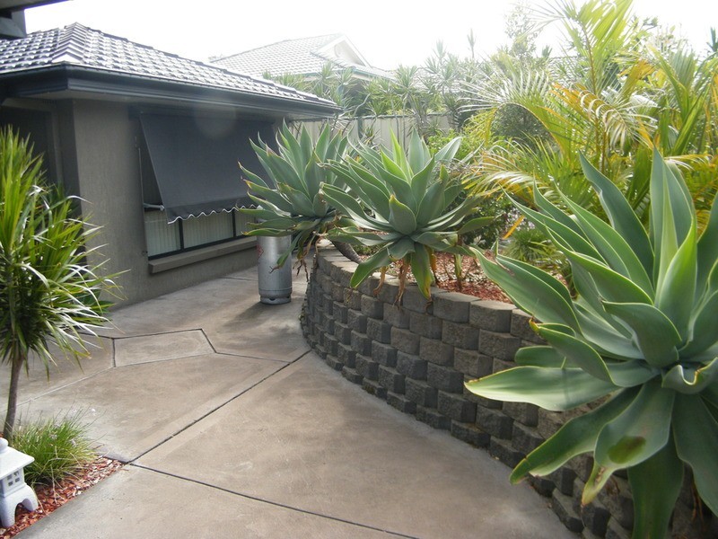 4 Meers Drive, Black Head NSW 2430