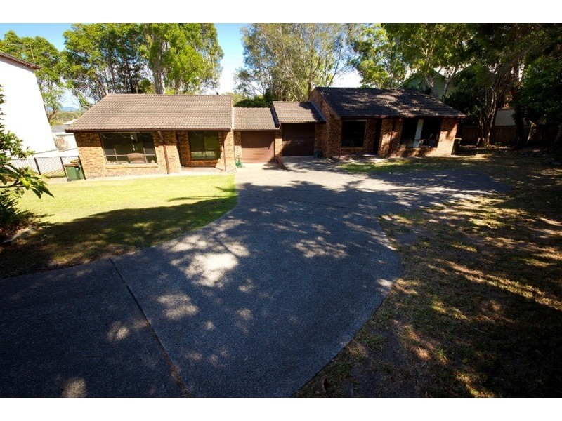 1/9 Lake Vista Crescent, Forster NSW 2428