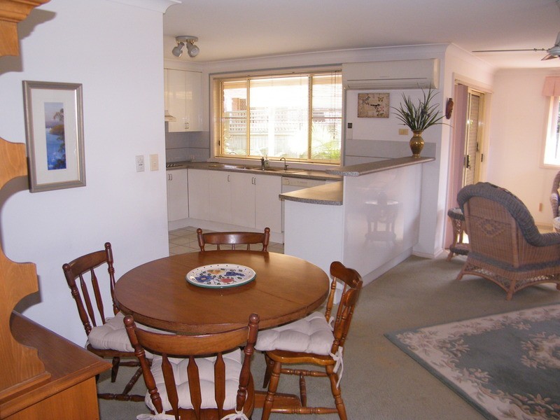 1/5 Woodward  Place, Tuncurry NSW 2428
