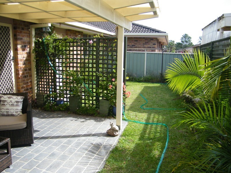 1/5 Woodward  Place, Tuncurry NSW 2428